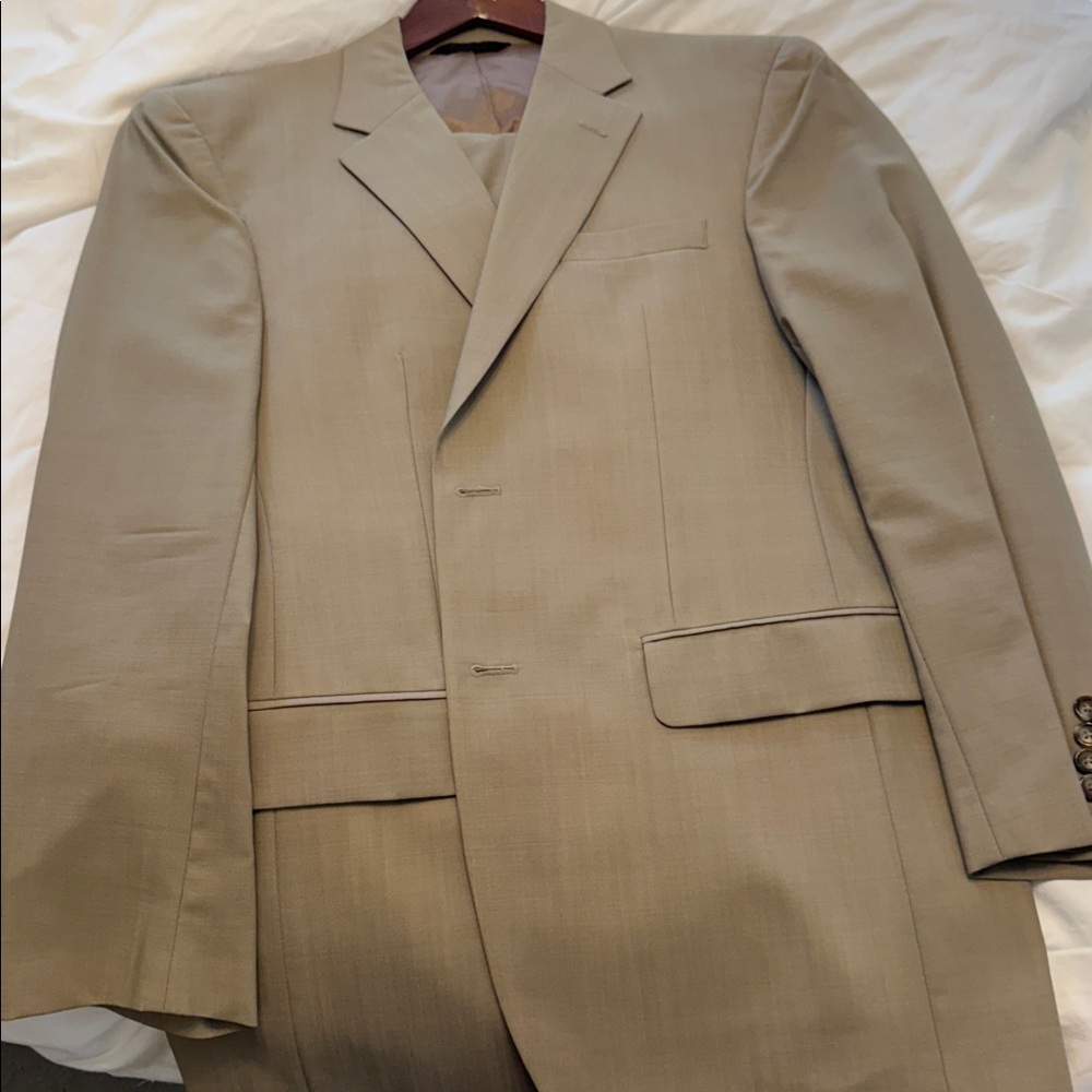 Jos A Bank Stays Cool Beige Suit Sz 40R 34R